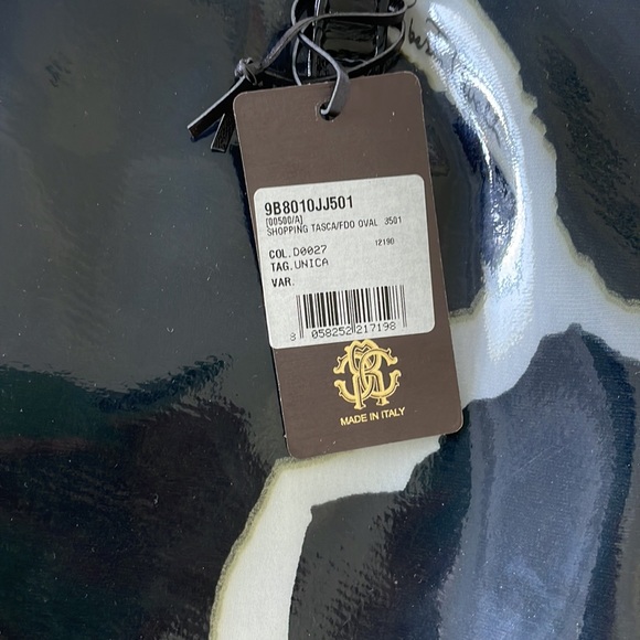 New authentic Roberto Cavalli handbag. Open top with a magnetic clip. Unisex. - Picture 9 of 9